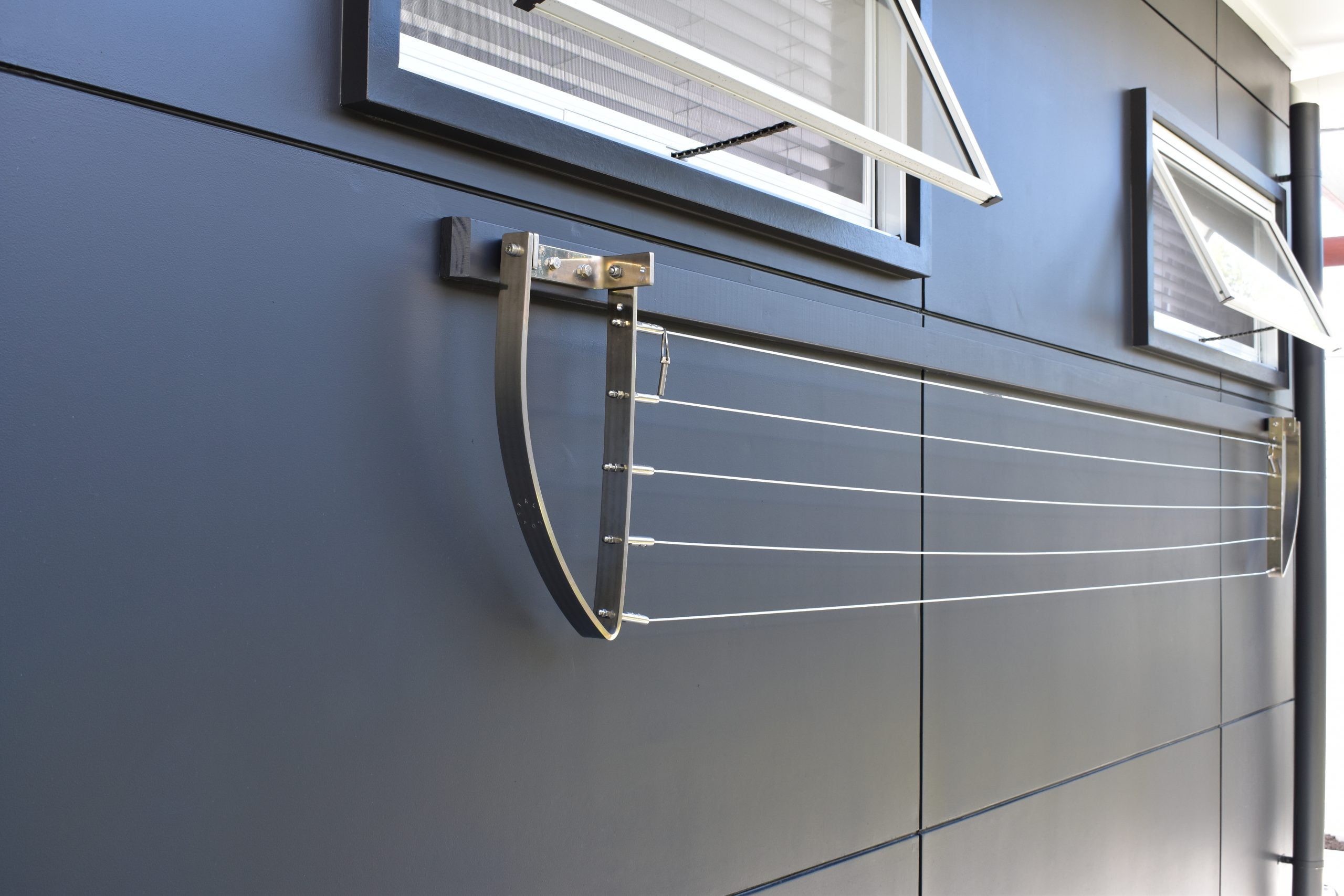 wall mounted clothes line